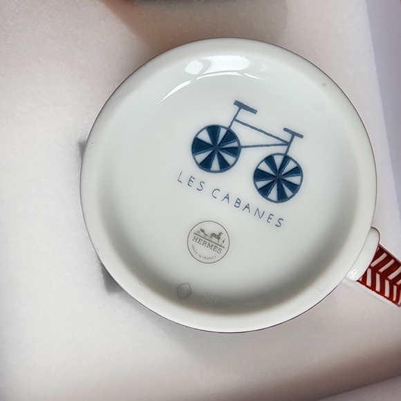 GIFTABLE Hermès Les Cabanes Set of 2 Herringbone Mugs - Picture 7 of 12